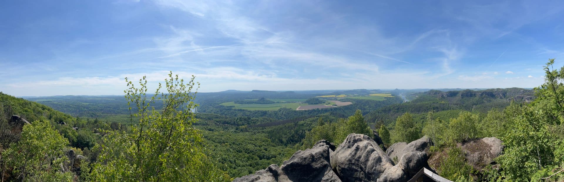 Abgelegener Wanderpfad in den Bergen